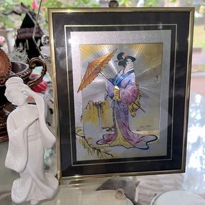 Two items, pictures and figures Geisha